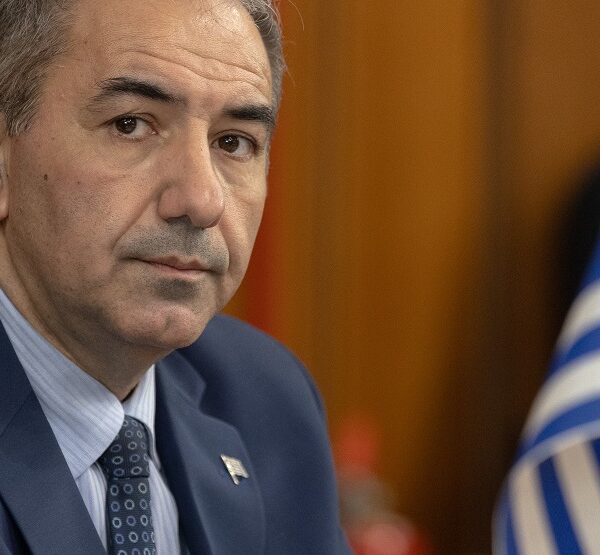 «Μεταρρυθμίσεις» που υπονομεύουν τη συνοχή των Ενόπλων Δυνάμεων και την Εθνική Άμυνα