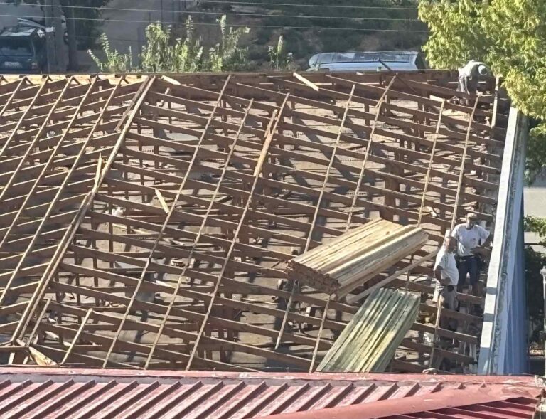 Δήμος Λαρισαίων: Ξεκίνησαν οι εργασίες αποκατάστασης της στέγης του Γυμναστηρίου στο 5ο Γυμνάσιο – Λύκειο