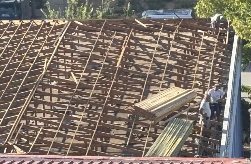Δήμος Λαρισαίων: Ξεκίνησαν οι εργασίες αποκατάστασης της στέγης του Γυμναστηρίου στο 5ο Γυμνάσιο – Λύκειο