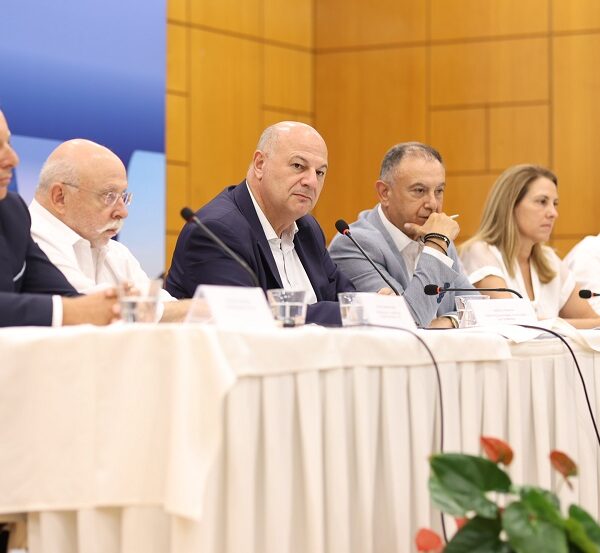 Υπεγράφησαν οι συμβάσεις για δύο μεγάλα αρδευτικά έργα σε Καρδίτσα και Φάρσαλα