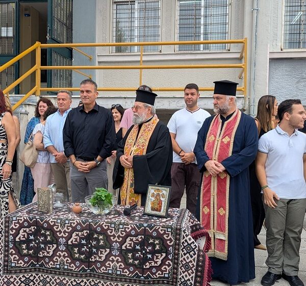 Θ. Μαμάκος: Γεμάτη υγεία, χαμόγελα και φως η νέα χρονιά