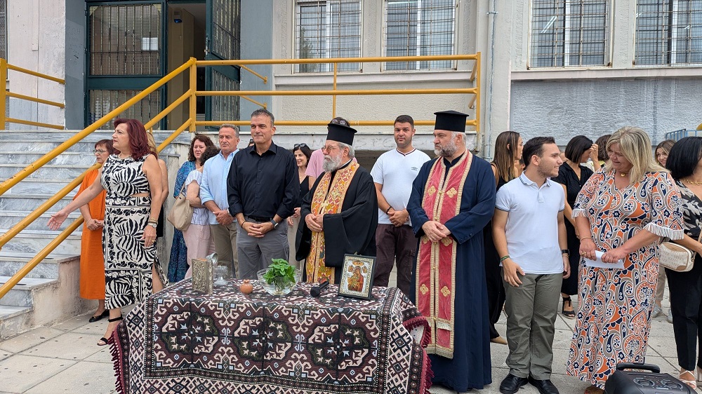 Θ. Μαμάκος: Γεμάτη υγεία, χαμόγελα και φως η νέα χρονιά