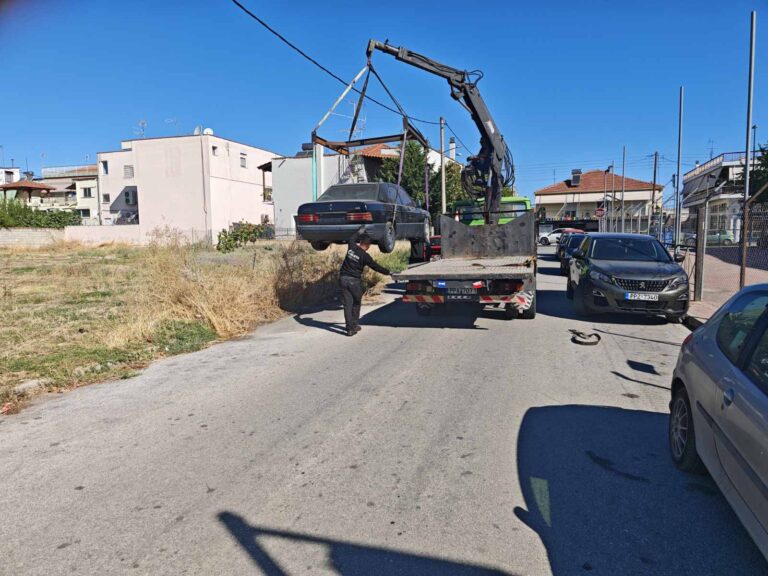 Δήμος Λαρισαίων: Επιχείρηση-«σκούπα» για εγκαταλελειμμένα οχήματα