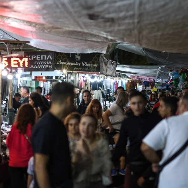 Παζάρι Λάρισας: «Κοσμοπλημμύρα» για αγορές, φαγητό και διασκέδαση την πρώτη μέρα λειτουργίας