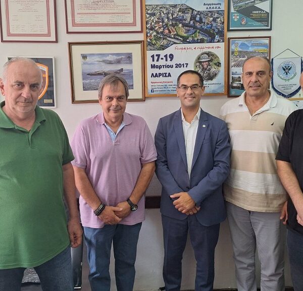 Επίσκεψη Γ. Ρούντα και αντιπροσωπείας της ΝΙΚΗΣ στα γραφεία του Συνδέσμου Εφέδρων Αξιωματικών ν. Λάρισας