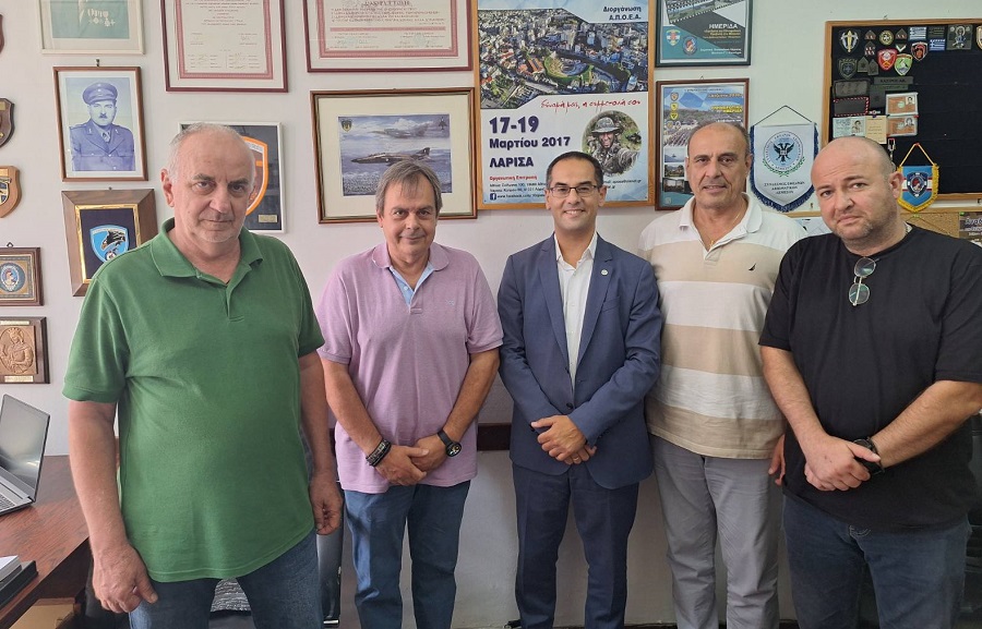 Επίσκεψη Γ. Ρούντα και αντιπροσωπείας της ΝΙΚΗΣ στα γραφεία του Συνδέσμου Εφέδρων Αξιωματικών ν. Λάρισας
