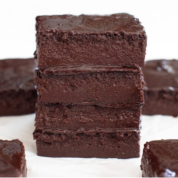 Brownies με Cottage Cheese: Υγιεινή Συνταγή με 4 Υλικά (Χωρίς Αλεύρι & Ζάχαρη)