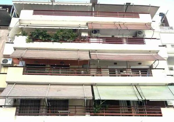 Πωλείται ή ενοικιάζεται διαμέρισμα στο κέντρο της Λάρισας