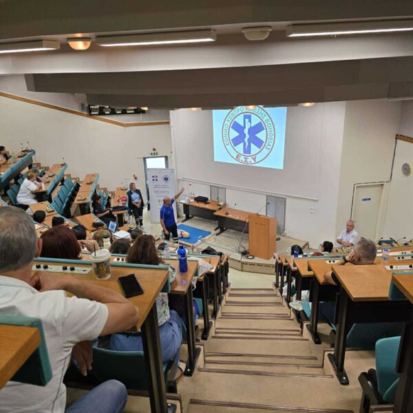Συνεχίζονται οι εκπαιδεύσεις ΚΑΡΠΑ και χρήσης απινιδωτή από τους εκπαιδευτές του ΕΚΑΒ Θεσσαλίας