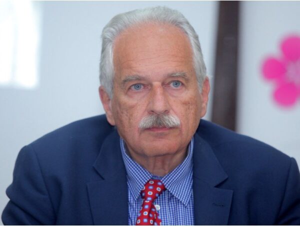 Νέο υπερσύγχρονο μηχάνημα στην Πνευμονολογική Κλινική Λάρισας