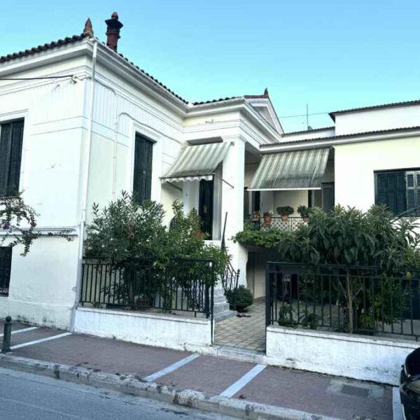 Πωλείται αρχοντική μονοκατοικία στον Τύρναβο