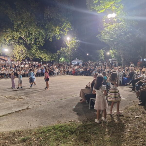 Ενθουσίασαν τα χορευτικά συλλόγων του Αμπελώνα στη Γιορτή Κρασιού (φωτο-βίντεο)