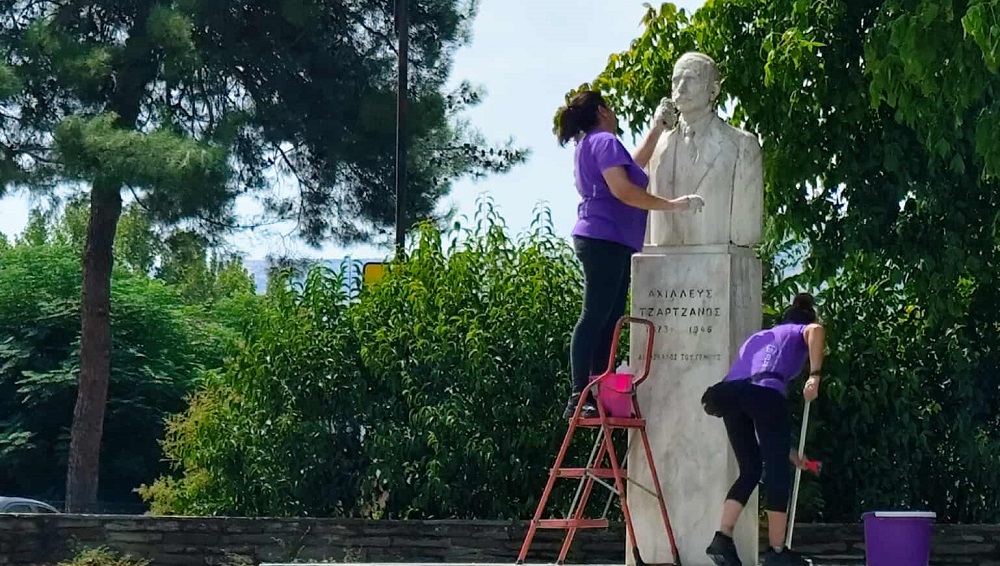 Επιτέλους καθάρισε η προτομή του Αχιλλέα Τζάρτζανου στον Τύρναβο