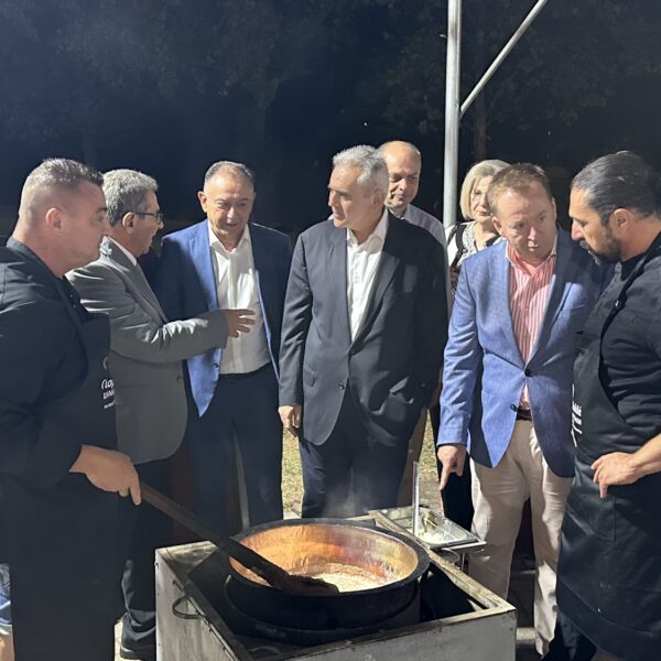 Με πρωτοφανή επιτυχία ολοκληρώθηκε η 18η Γιορτή Χαλβά Φαρσάλων