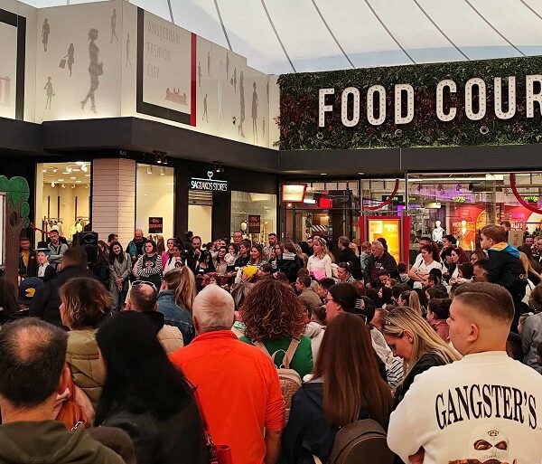 Οκτώβριος γεμάτος εκπλήξεις στο Fashion City Outlet: Θέατρο σκιών και ιστορικά αυτοκίνητα για όλη την οικογένεια!