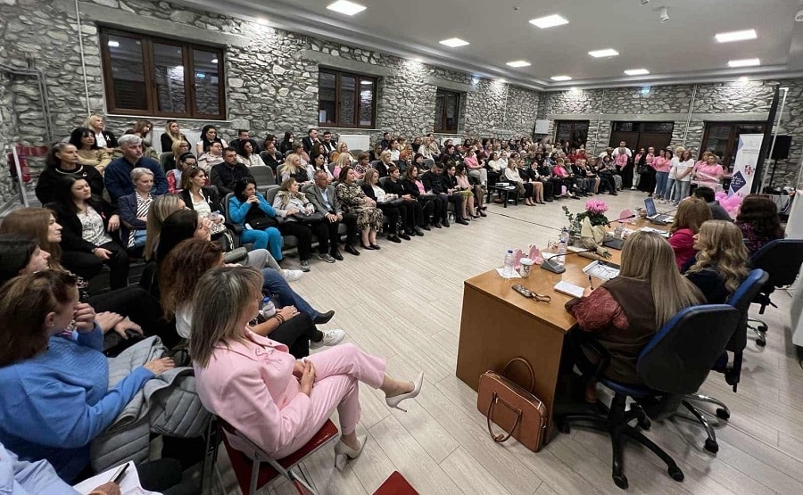 Επιτυχημένη Εκδήλωση Ενημέρωσης και Ευαισθητοποίησης για τον Καρκίνο του Μαστού στην Ελασσόνα
