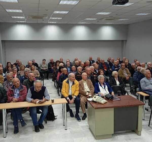 Συνεχίζουν με συλλαλητήριο στη Λάρισα τις αγωνιστικές κινητοποιήσεις οι συνταξιούχοι της Θεσσαλίας