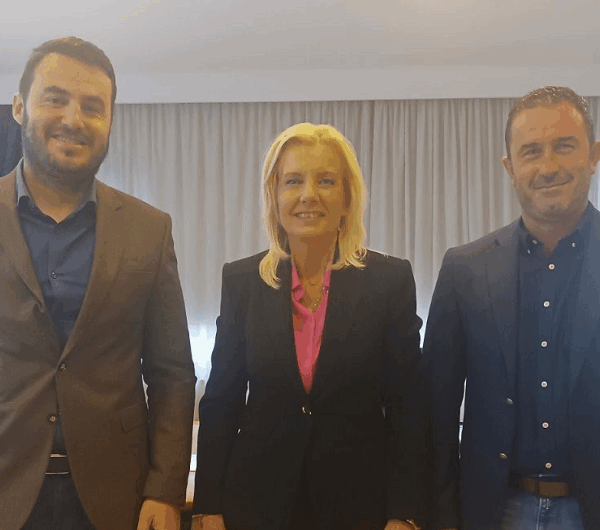 Συνάντηση Θανάση Μπίζιου με τη Γ.Γ. Αποκεντρωμένης Ρένα Καραλαριώτου