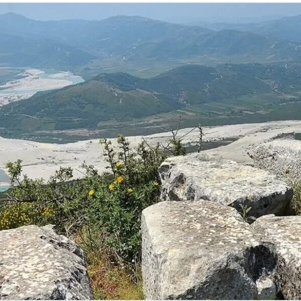 Η κοιλάδα του Βιόσα (Αώου) στην Αλβανία: Από την UNESCO στο περιβαλλοντικό αδιέξοδο