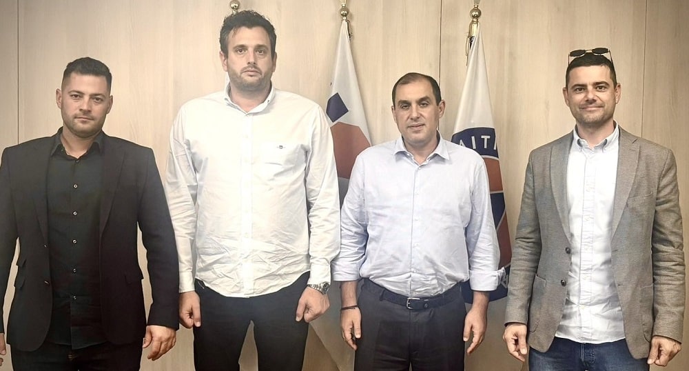 Συνάντηση Στ. Τσικριτσή – Κ. Κατσαφάδου για σεισμόπληκτους και πυρκαγιά στο Δαμάσι