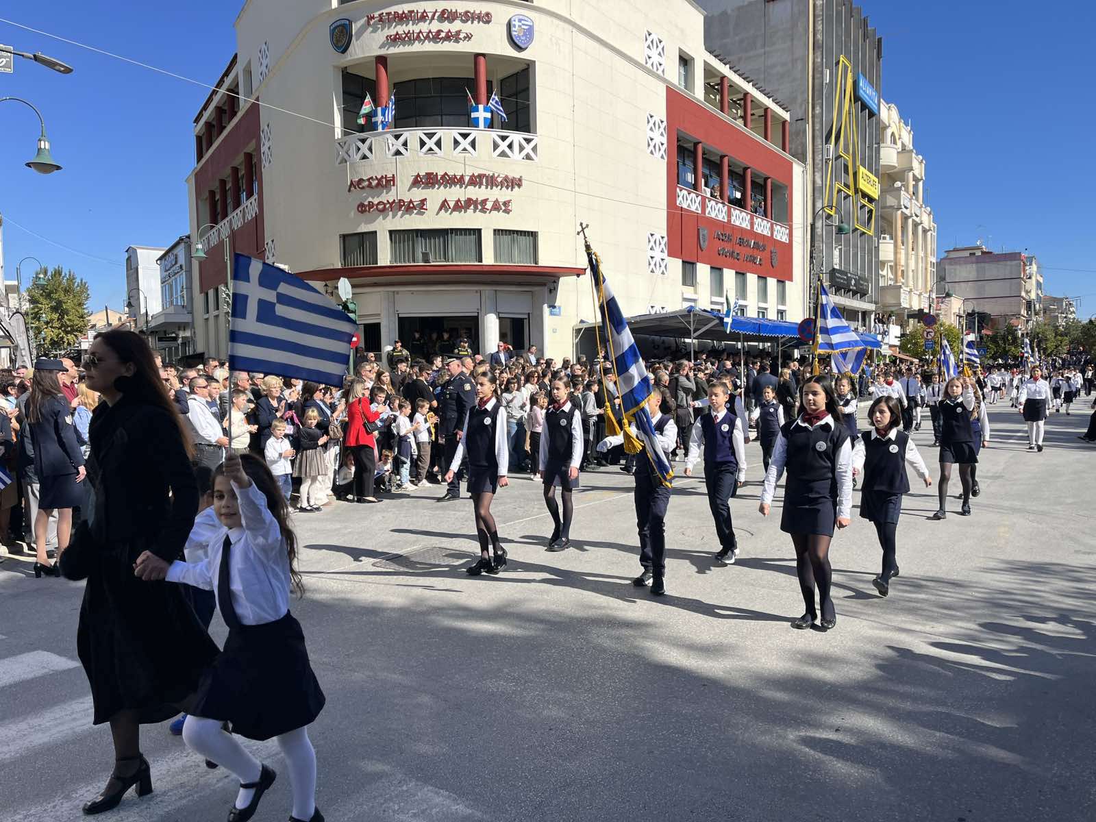 Στιγμιότυπα από τις σημερινές εκδηλώσεις και την παρέλαση για την 28η Οκτωβρίου στη Λάρισα