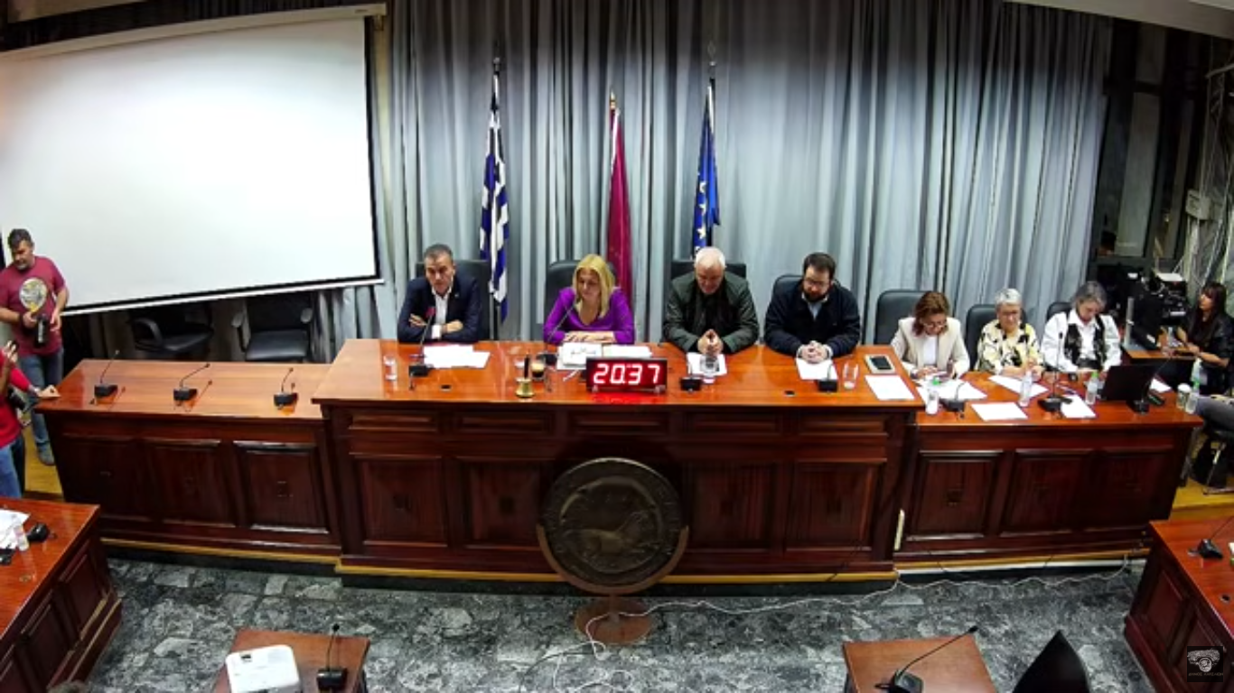 Μνημείο για τα θύματα του εγκλήματος των Τεμπών θα στηθεί στη Λάρισα