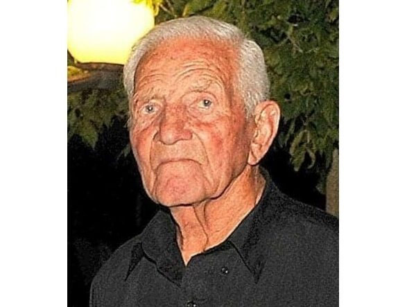 Αύριο Τετάρτη στη Βλαχάβα Καλαμπάκας η κηδεία του αιωνόβιου Μιχαήλ Ντιναπόγια