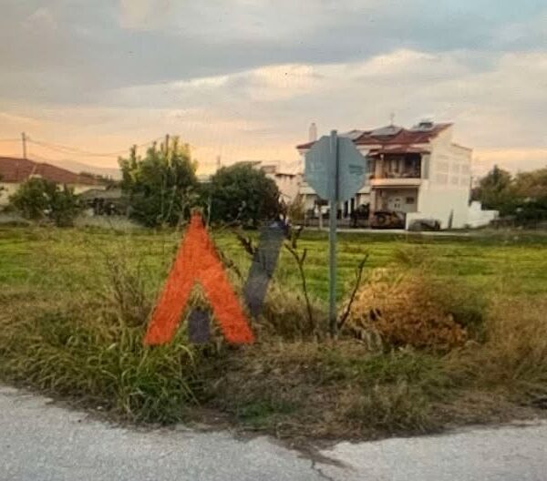 Πωλείται οικόπεδο στον Αμπελώνα