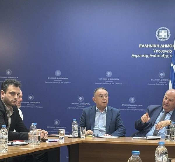 Άμεσα αιτήματα και ειδικές διεκδικήσεις αγροτικού κόσμου του Δήμου Τυρνάβου κατέθεσε ο Στ. Τσικριτσής στη συνάντηση με τον ΥΠΑΑΤ