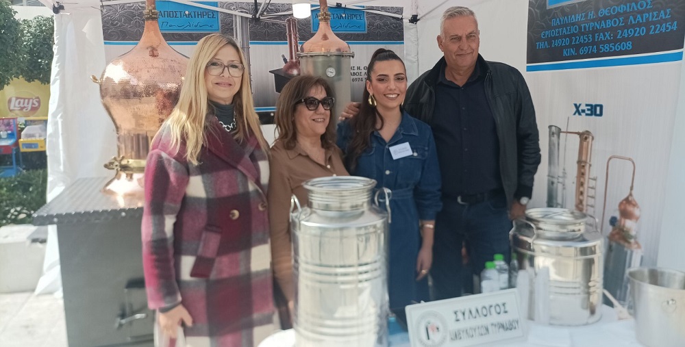 Στη γιορτή τσίπουρου και αποσταγμάτων στον Τύρναβο η Χριστίνα Κοντογιάννη