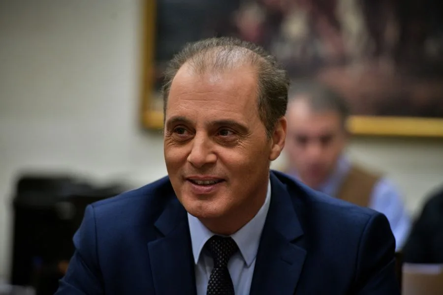 Λάρισα: Μάρτυρας κατηγορίας για τα χαμένα βίντεο στο έγκλημα των Τεμπών ο Κ. Βελόπουλος
