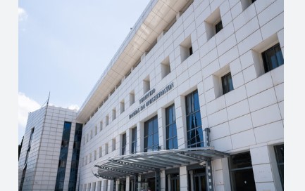 Το Υπουργείο Παιδείας κατέβαλε 215.201€ σε 4 εκπαιδευτικούς λόγω παράνομης παράλειψης να τους διορίσει στη δημόσια εκπαίδευση