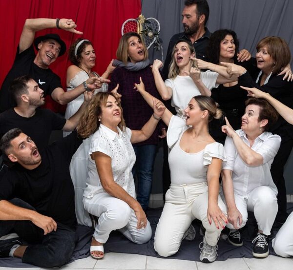 Η θεατρική ομάδα Ζέππελιν παρουσιάζει την παράσταση «Ρωμαίος και Ιουλιέτα: Η επόμενη μέρα»