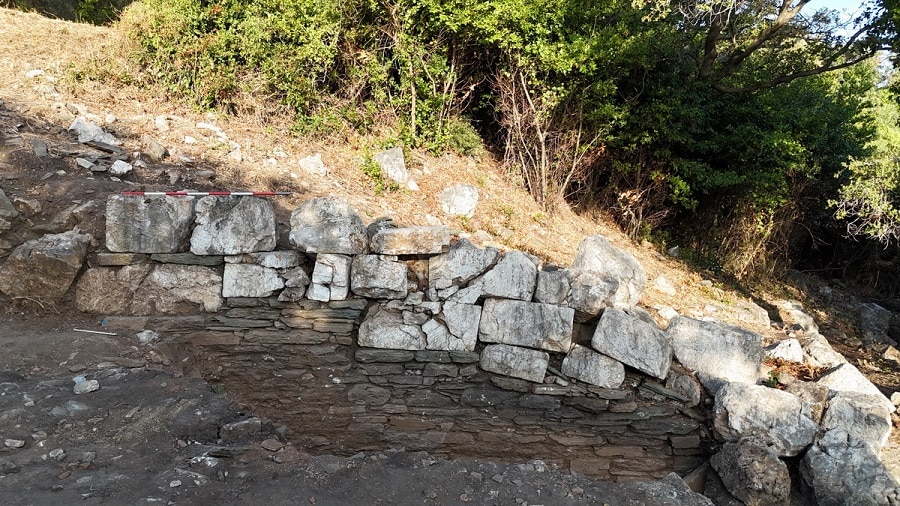 Αρχαιολογική έρευνα στην αρχαία ακρόπολη στον Αγιόκαμπο