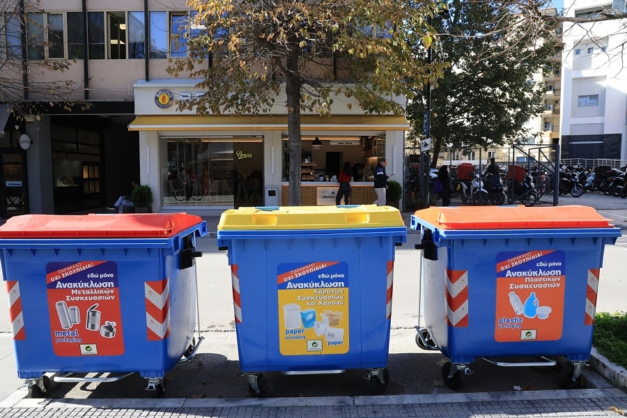 Δήμος Λαρισαίων: «Πυκνώνει» το δίκτυο ανακύκλωσης – Χρωματιστοί κάδοι σε 80 και πλέον κοινόχρηστους χώρους στη Λάρισα