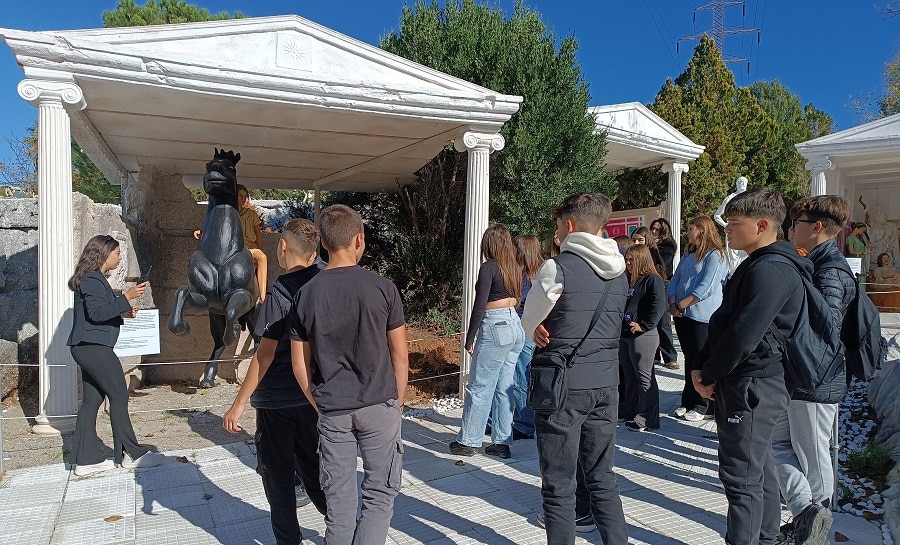 Οι μαθητές του Γυμνασίου Αμπελώνα ταξίδεψαν στα ίχνη του Μεγάλου Αλεξάνδρου