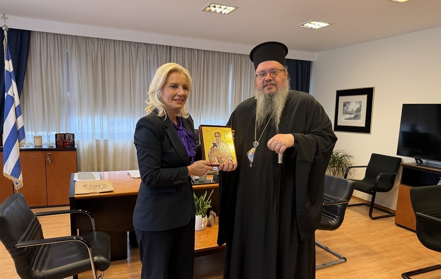 Επίσκεψη του Μητροπολίτη Λαρίσης και Τυρνάβου κ. Ιερώνυμου στη Γενική Γραμματέα Αποκεντρωμένης Ρένα Καραλαριώτου