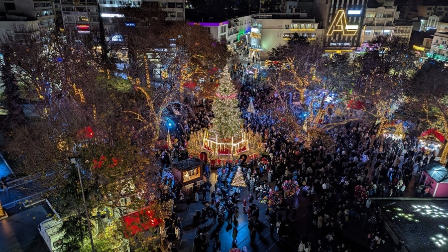 Δήμος Λαρισαίων: Με ρεκόρ συμμετοχής η φετινή χριστουγεννιάτικη παρέλαση