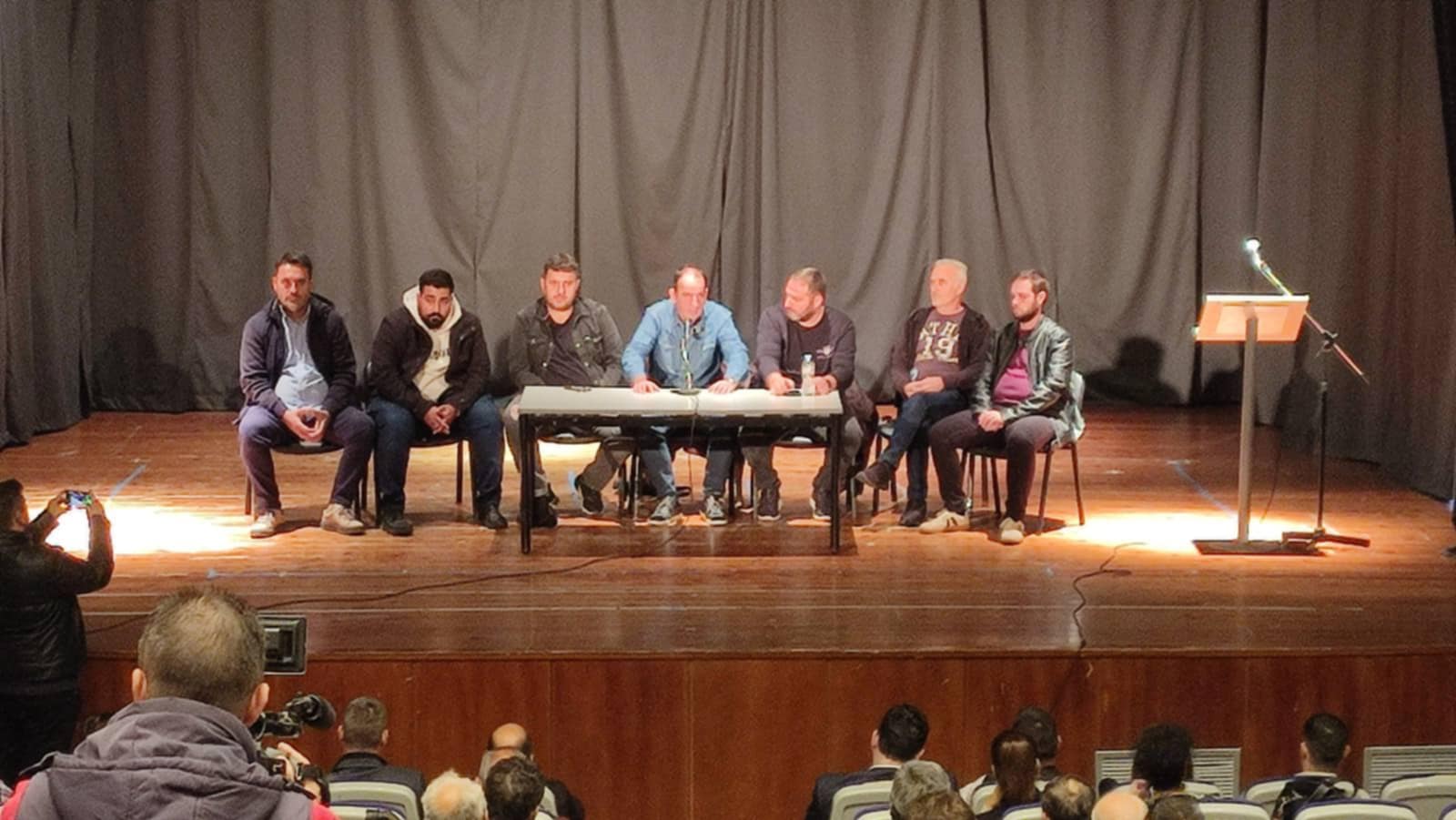 Αποφάσισαν μαζικούς αγώνες σε ενιαίο μπλόκο με το βλέμμα στην εθνική οδό οι αγρότες του νομού Λάρισας