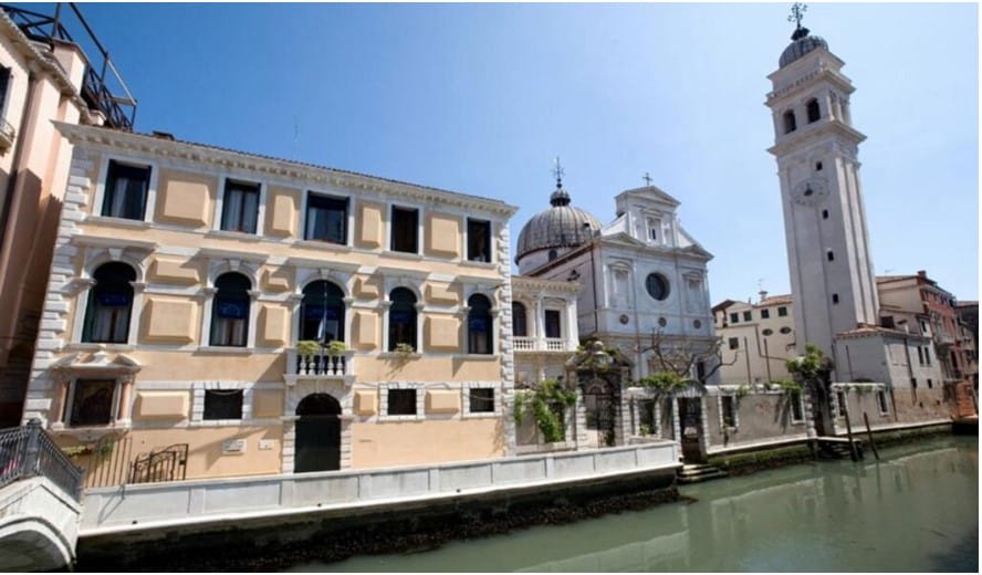 Πού βρίσκεται η δωρισμένη στον Τύρναβο βιβλιοθήκη του Διονυσίου Πάμπους;