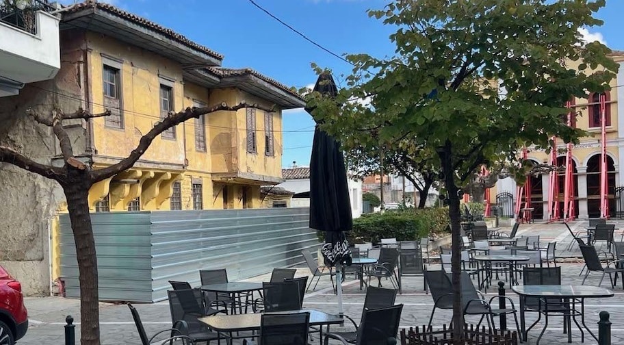 Τοποθετήθηκαν προστατευτικά στην ιστορική οικία Καλακαλλά στον Τύρναβο