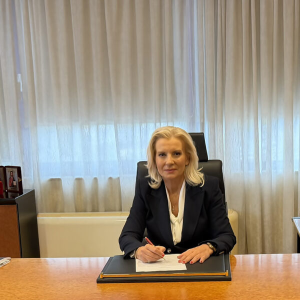 Η Ρένα Καραλαριώτου θα δεχθεί ευχές για την ονομαστική της εορτή