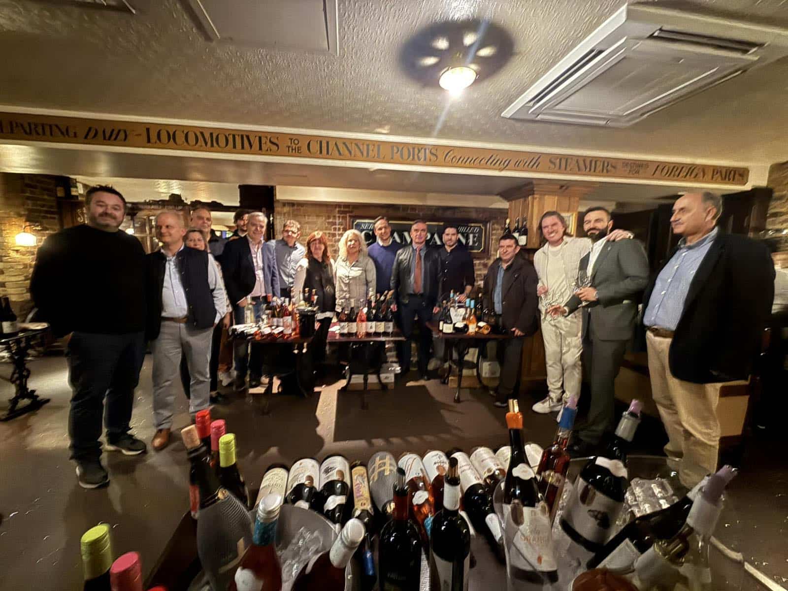 Εντυπωσίασε η Περιφέρεια Θεσσαλίας παρουσιάζοντας τα κρασιά της στο Λονδίνο