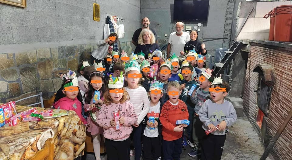 Επίσκεψη του 2ου νηπιαγωγείου Τυρνάβου σε καζάνι απόσταξης τσίπουρου