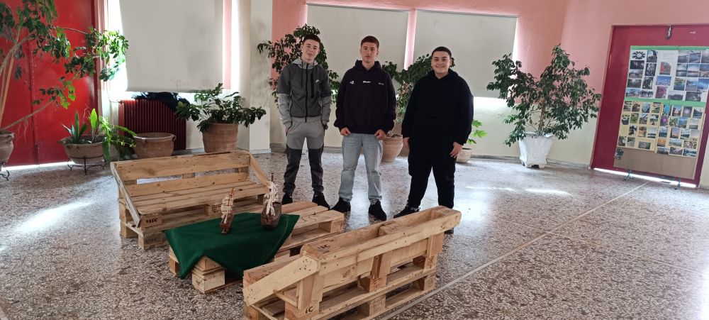 Μαθητική Δημιουργικότητα από παλέτες στο 2ο Γυμνάσιο Τυρνάβου