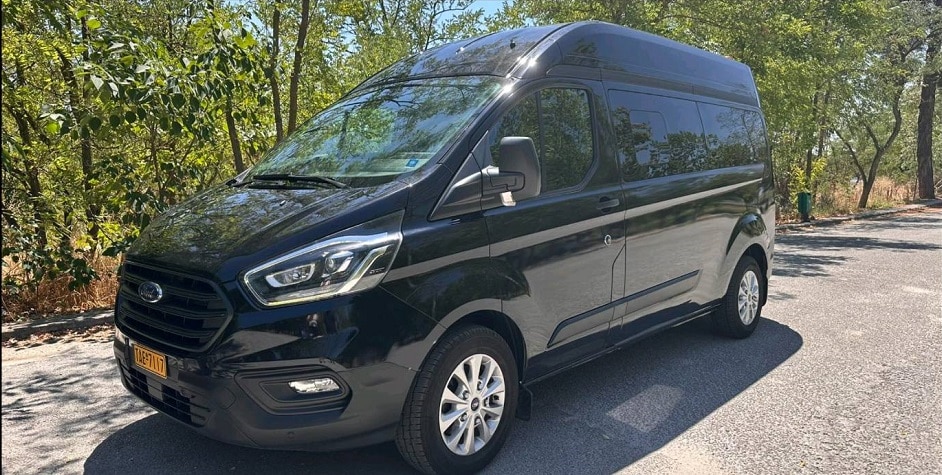 Βανάκι μεταφοράς ατόμων με κινητικά προβλήματα στη Φαλάνη και νέο ταξί στον Αμπελώνα