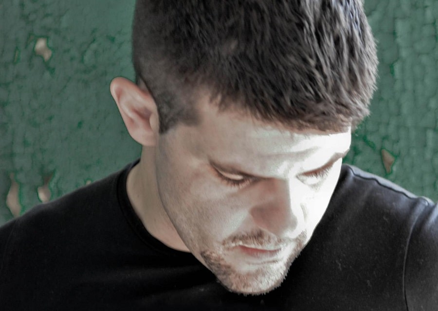 Μια τελετουργική εγκατάσταση λόγου, ήχου και φωτός στο Θέατρο Lib’ro