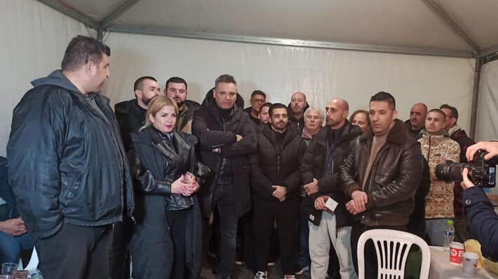 Στο πλευρό των αγροτών στο μπλόκο της Νίκαιας ο ΣΙΚΑΕΛ