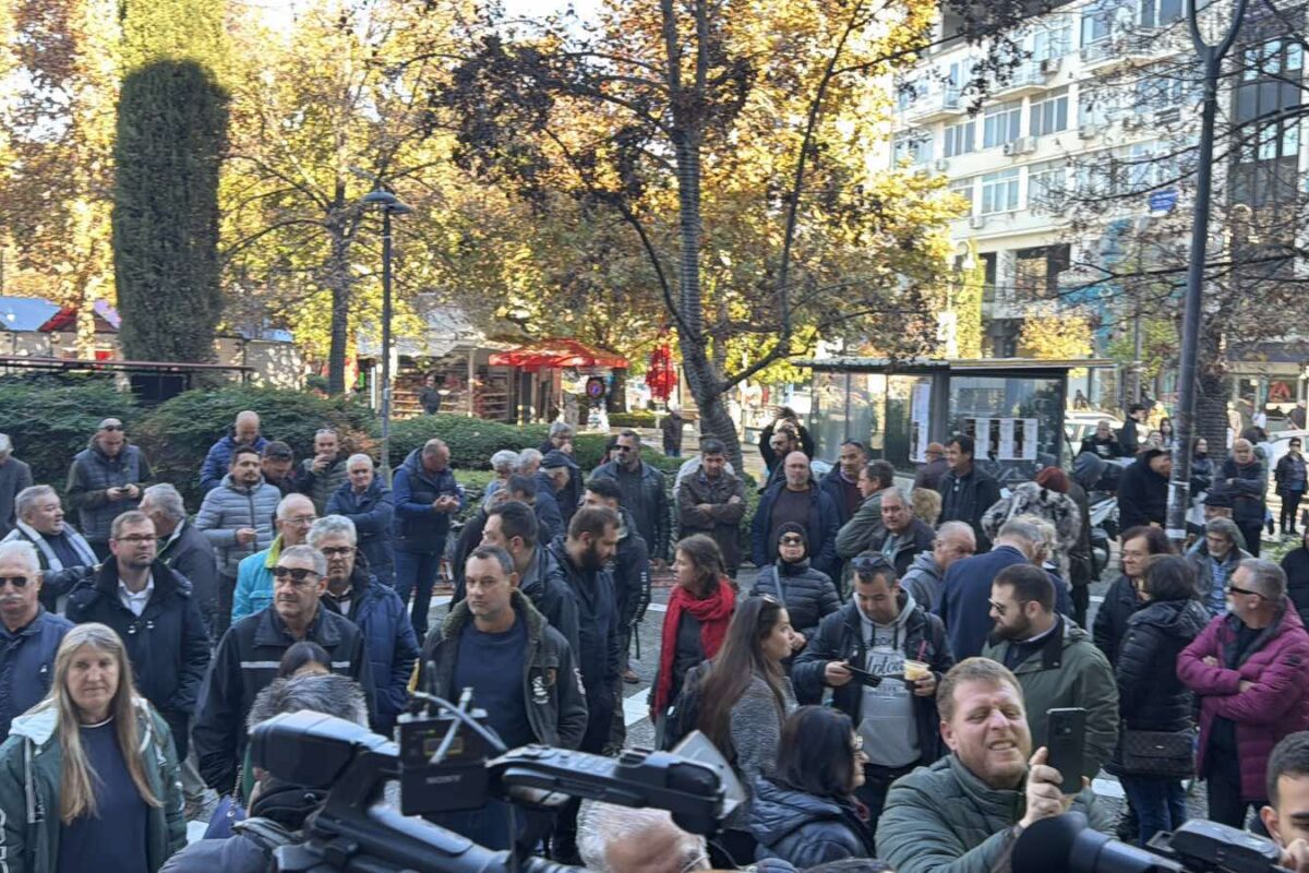 Αγρότες ετοιμάζουν θερμή υποδοχή στον πρωθυπουργό στη Λάρισα