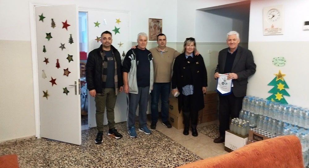 Προσφορά τροφίμων στο φιλανθρωπικό σωματείο  «Ιωάννης ο Χρυσόστομος» από τη Διεθνή Ενωση Αστυνομικών